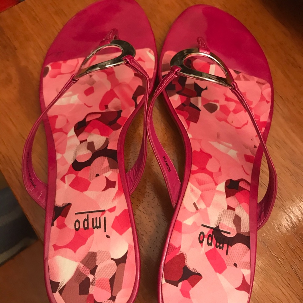 IMPO LIPSTICK PINK SANDALS SIZE 9